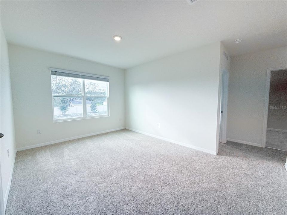 For Rent: $2,700 (5 beds, 3 baths, 2626 Square Feet)