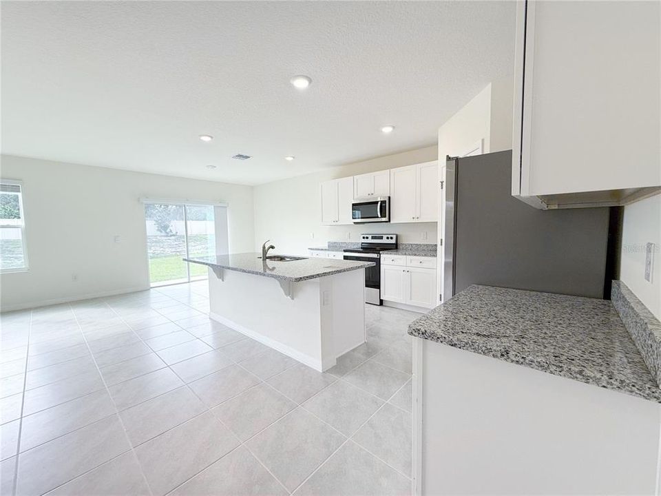 For Rent: $2,700 (5 beds, 3 baths, 2626 Square Feet)