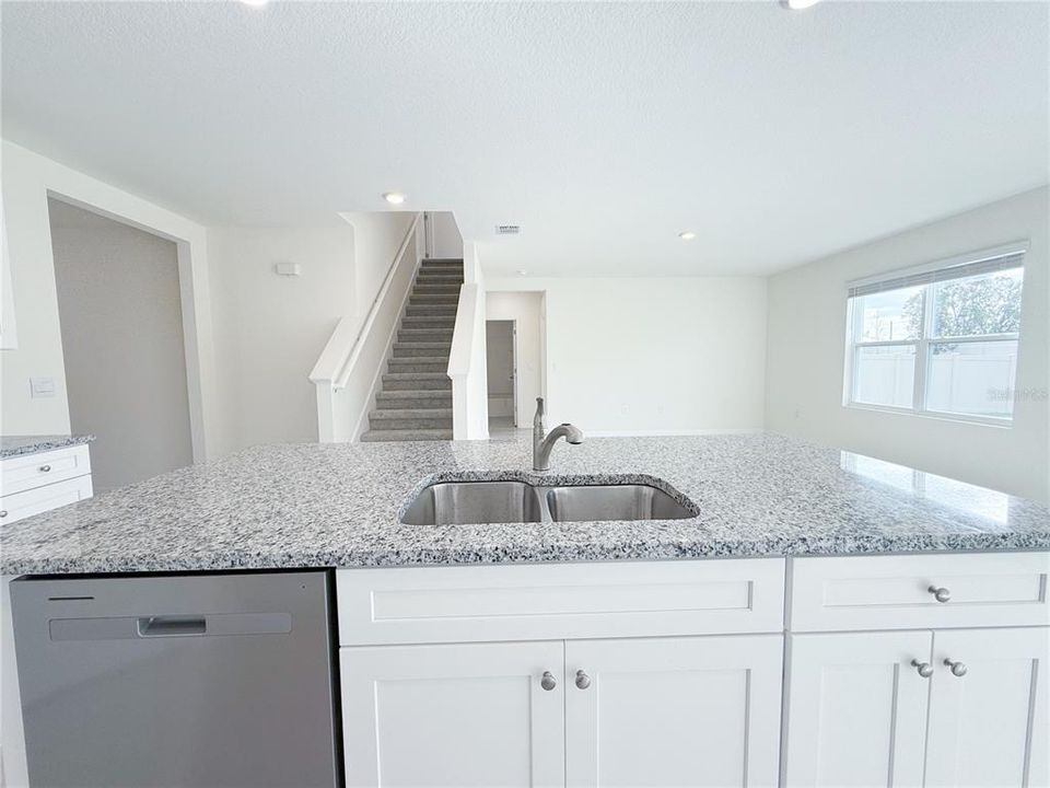 For Rent: $2,700 (5 beds, 3 baths, 2626 Square Feet)