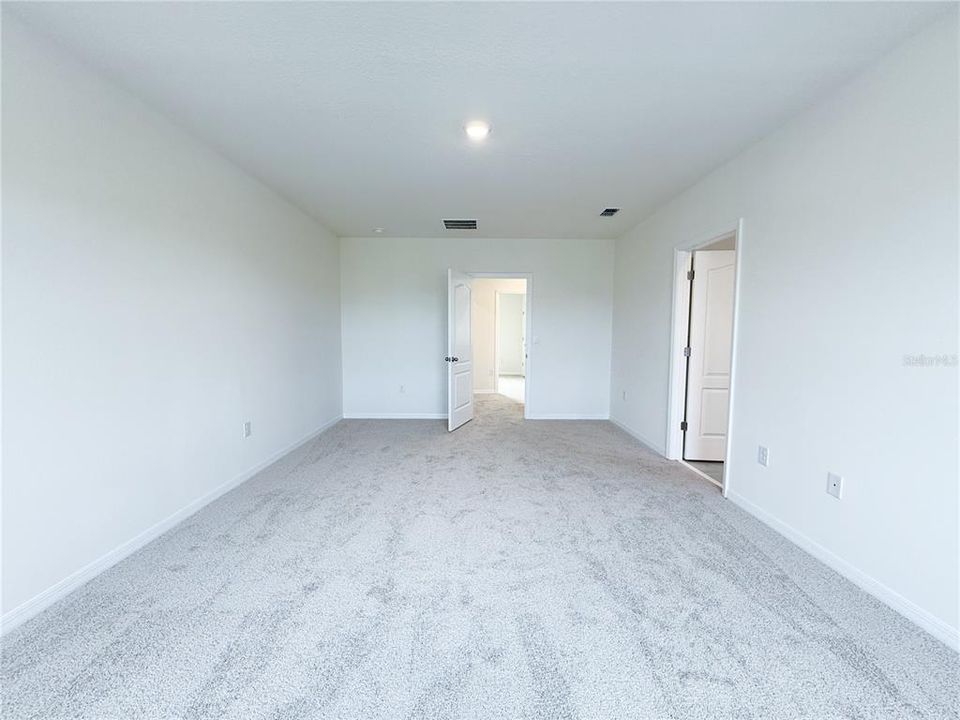 For Rent: $2,700 (5 beds, 3 baths, 2626 Square Feet)