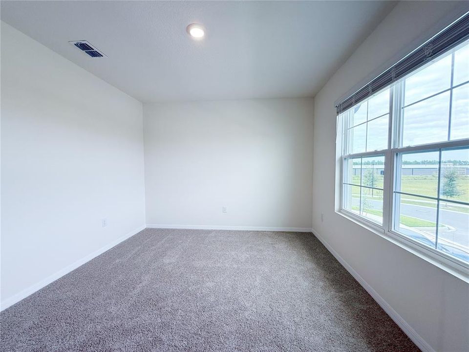 For Rent: $2,700 (5 beds, 3 baths, 2626 Square Feet)