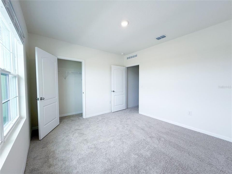 For Rent: $2,700 (5 beds, 3 baths, 2626 Square Feet)