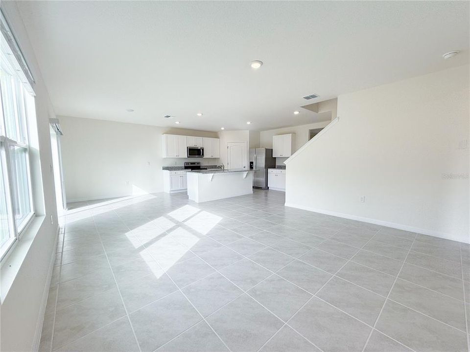 For Rent: $2,700 (5 beds, 3 baths, 2626 Square Feet)