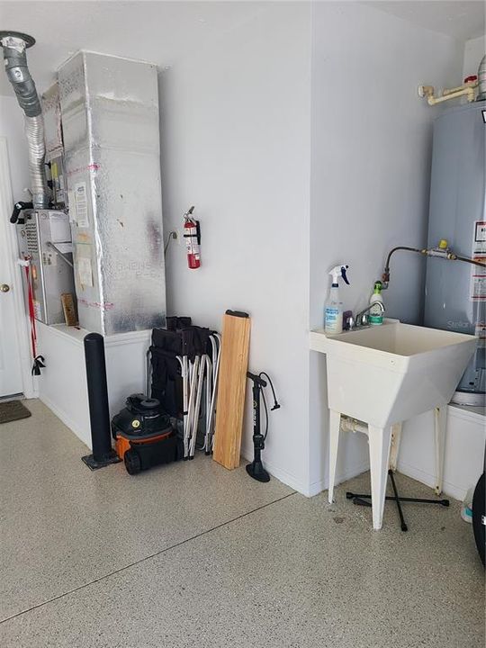 For Sale: $255,900 (1 beds, 1 baths, 875 Square Feet)