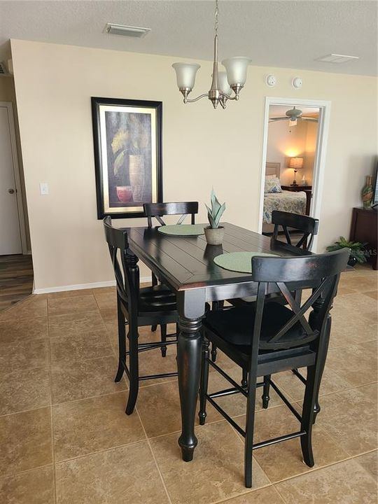 For Sale: $255,900 (1 beds, 1 baths, 875 Square Feet)