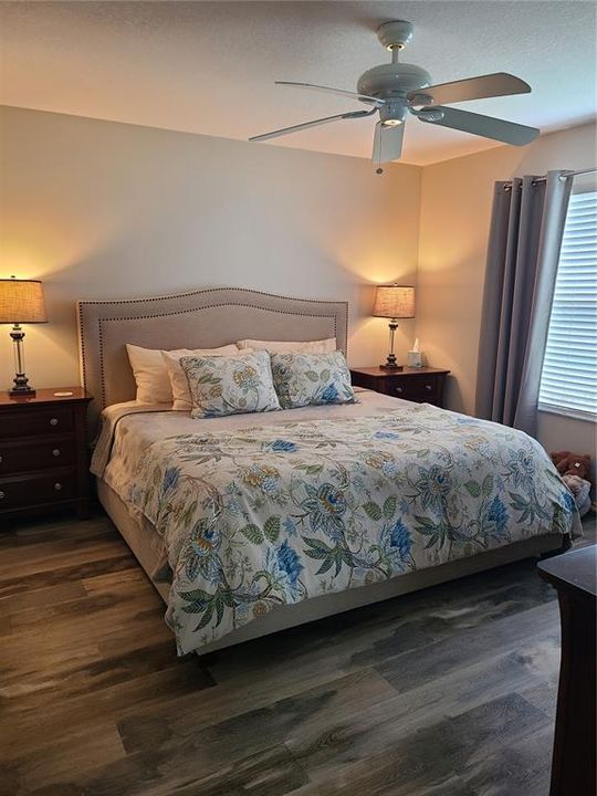 For Sale: $255,900 (1 beds, 1 baths, 875 Square Feet)