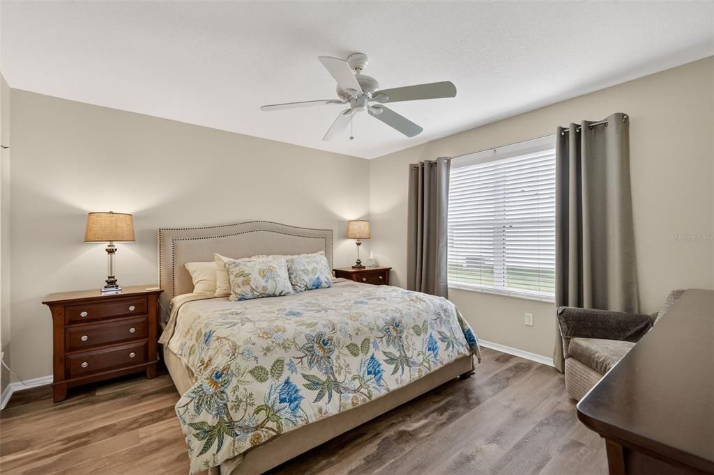 For Sale: $245,900 (1 beds, 1 baths, 875 Square Feet)