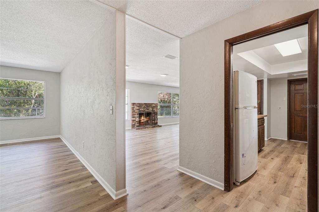 Active With Contract: $295,000 (3 beds, 2 baths, 1708 Square Feet)