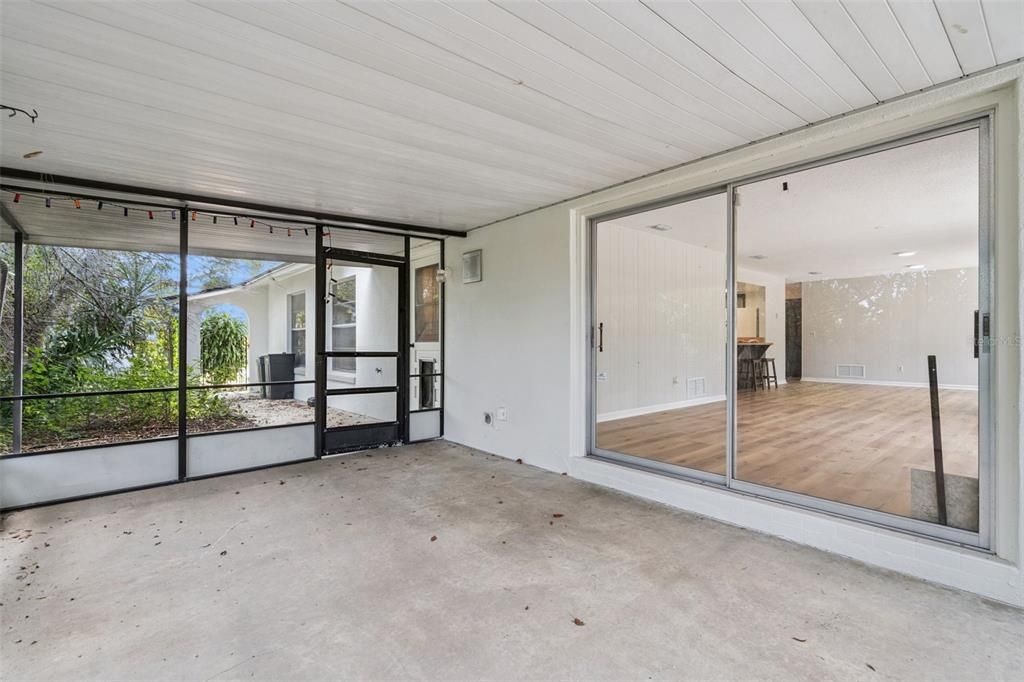 Active With Contract: $295,000 (3 beds, 2 baths, 1708 Square Feet)