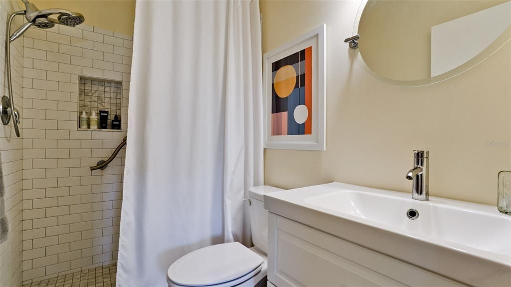 For Sale: $335,000 (2 beds, 2 baths, 1100 Square Feet)