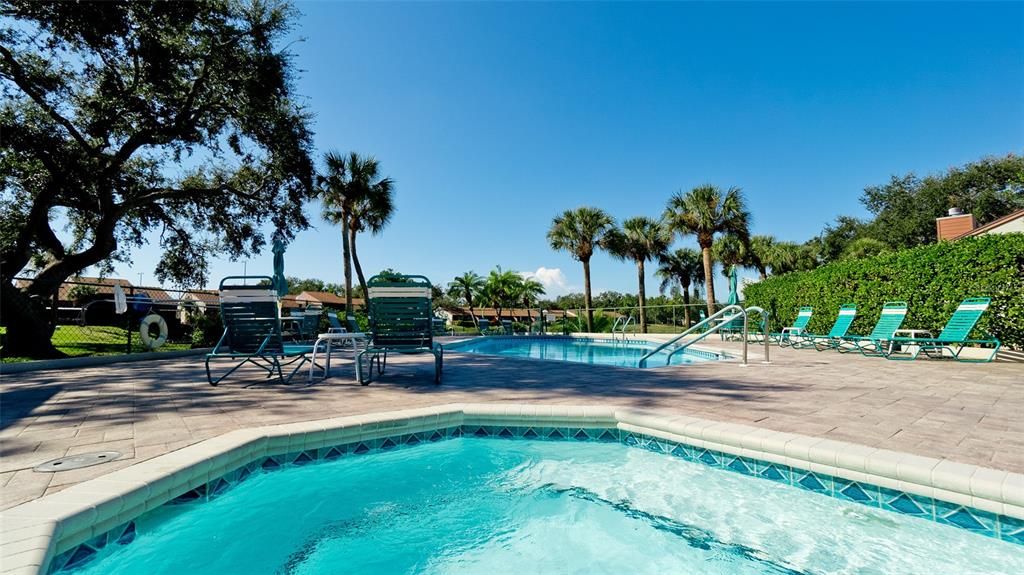 For Sale: $335,000 (2 beds, 2 baths, 1100 Square Feet)