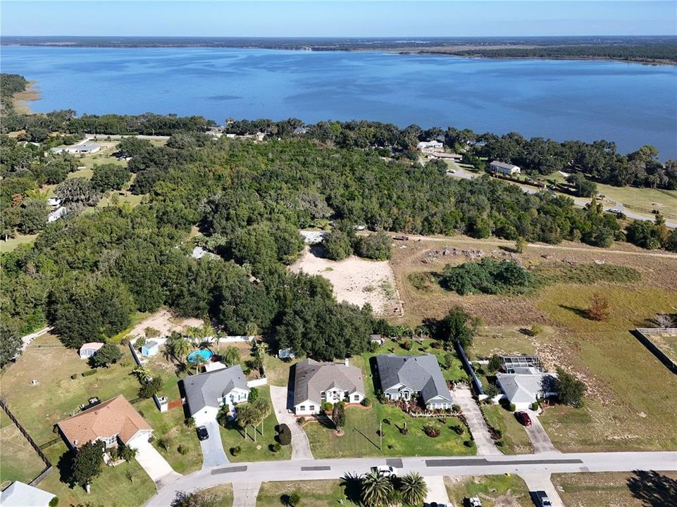 合同活跃: $375,000 (3 贝兹, 2 浴室, 1915 平方英尺)