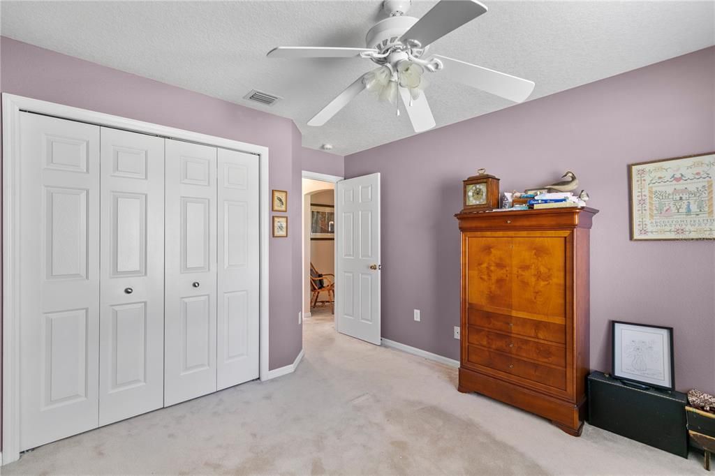 合同活跃: $375,000 (3 贝兹, 2 浴室, 1915 平方英尺)