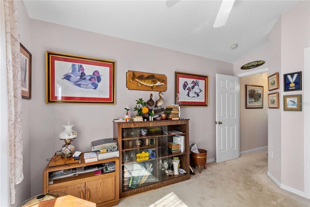 合同活跃: $375,000 (3 贝兹, 2 浴室, 1915 平方英尺)