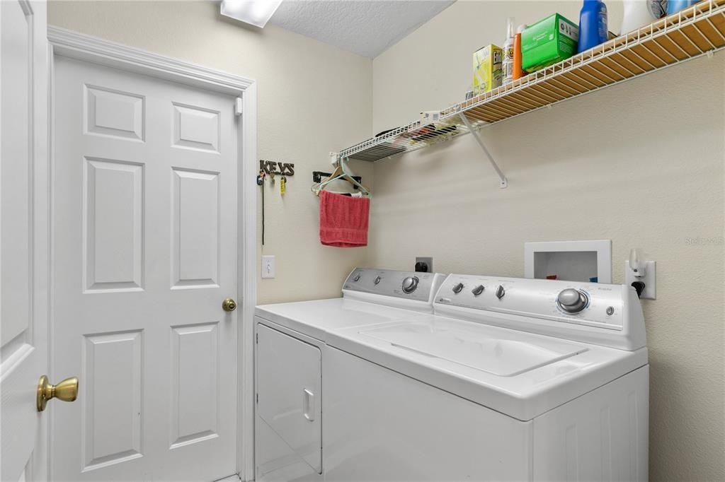 合同活跃: $375,000 (3 贝兹, 2 浴室, 1915 平方英尺)