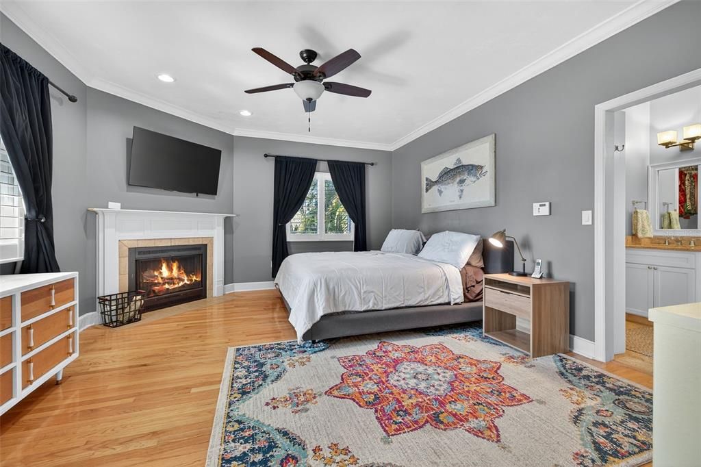 Activo con contrato: $1,295,000 (4 camas, 3 baños, 3010 Pies cuadrados)