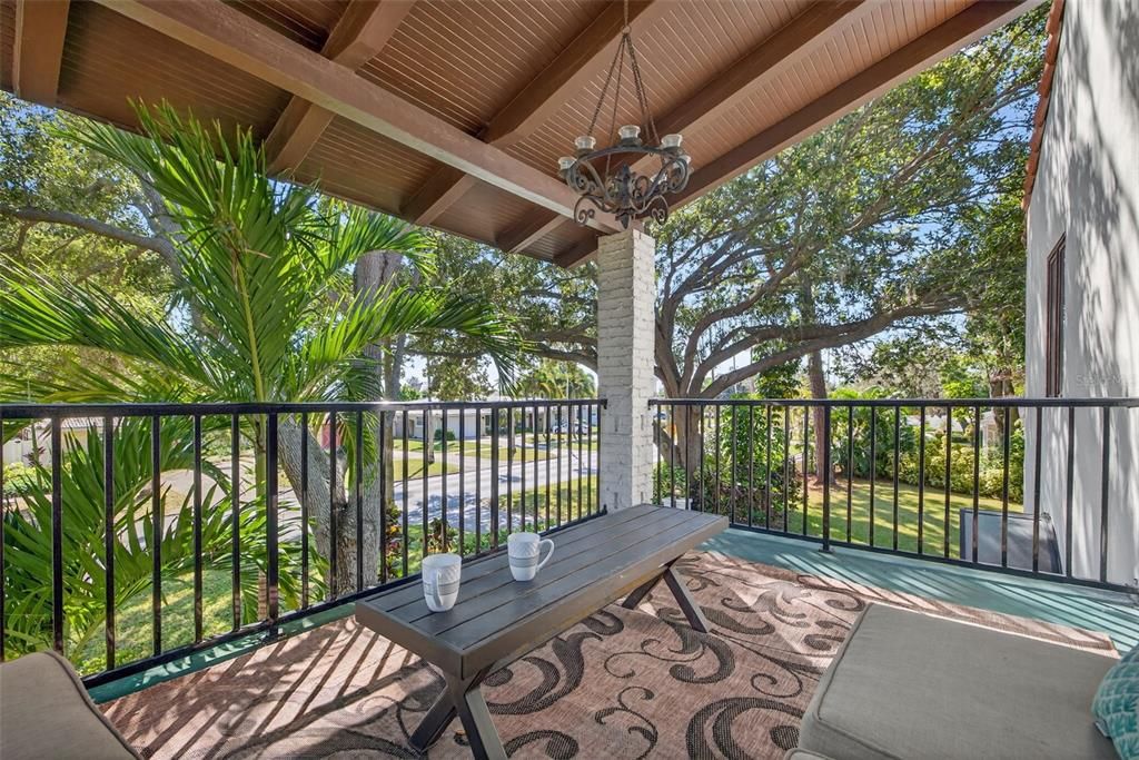 Activo con contrato: $1,295,000 (4 camas, 3 baños, 3010 Pies cuadrados)