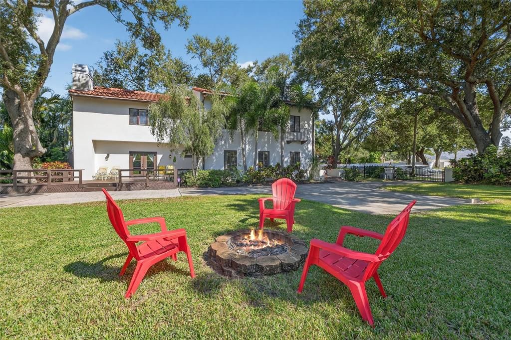 Activo con contrato: $1,295,000 (4 camas, 3 baños, 3010 Pies cuadrados)