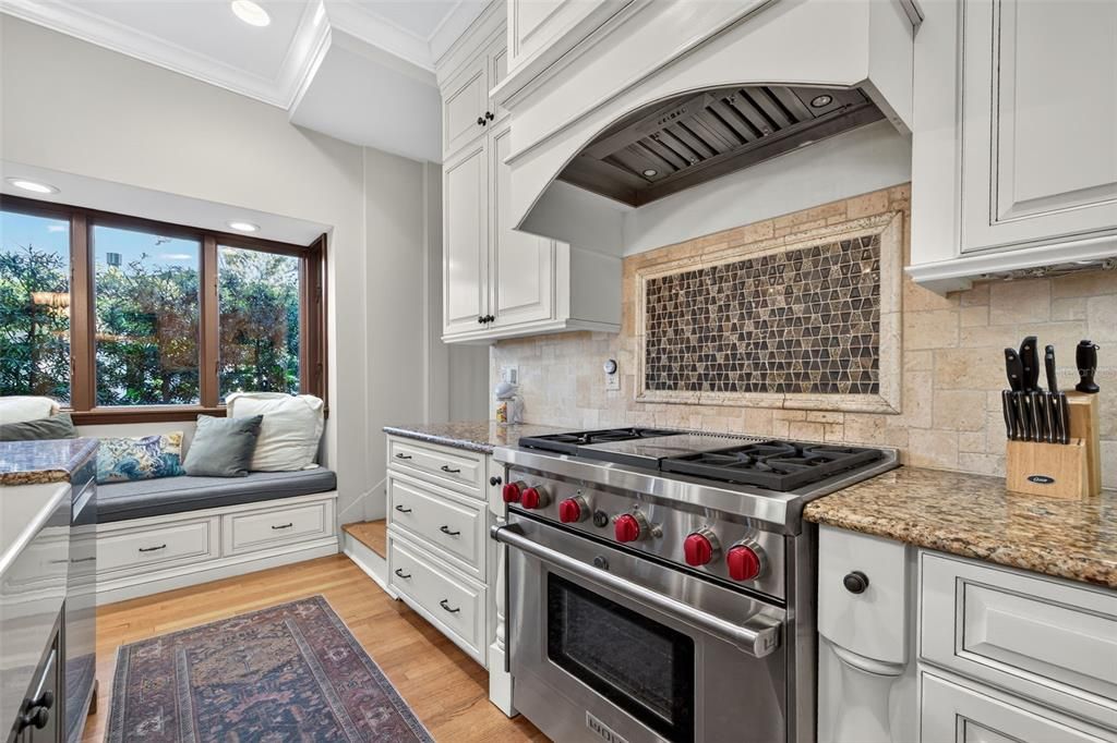 Activo con contrato: $1,295,000 (4 camas, 3 baños, 3010 Pies cuadrados)