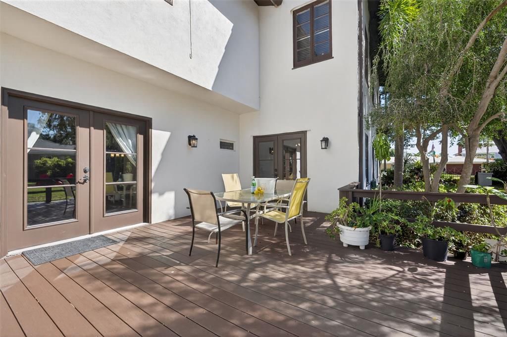 Activo con contrato: $1,295,000 (4 camas, 3 baños, 3010 Pies cuadrados)