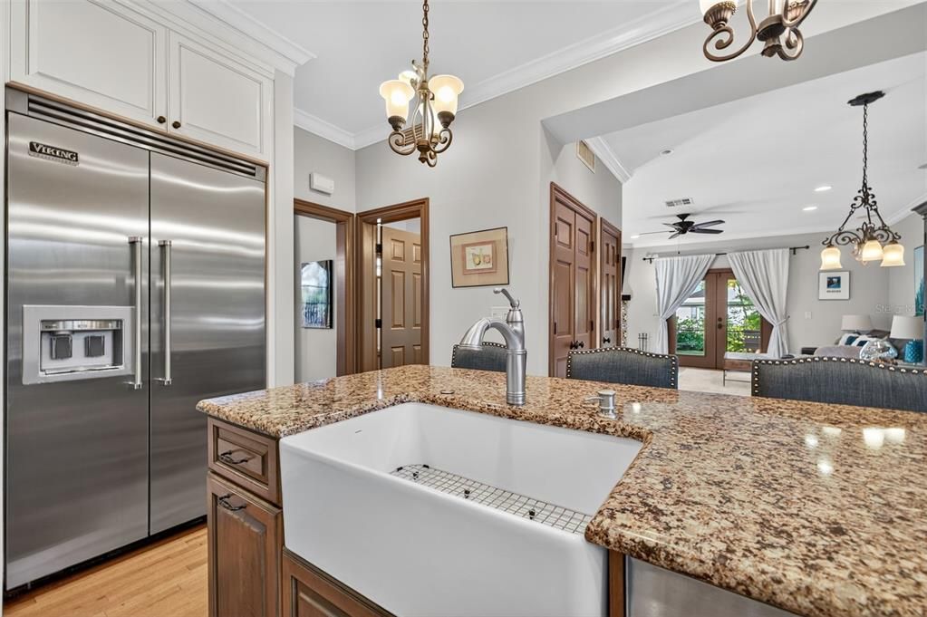 Activo con contrato: $1,295,000 (4 camas, 3 baños, 3010 Pies cuadrados)