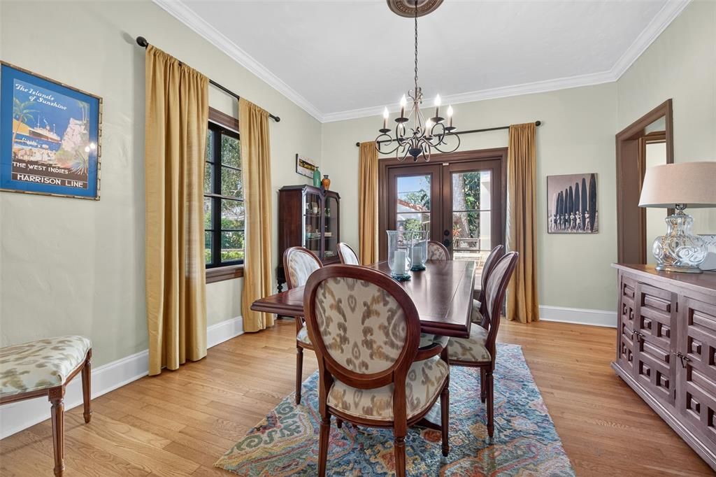 Activo con contrato: $1,295,000 (4 camas, 3 baños, 3010 Pies cuadrados)