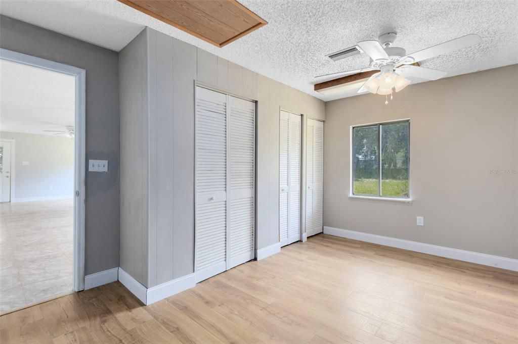 For Sale: $269,900 (4 beds, 2 baths, 1712 Square Feet)