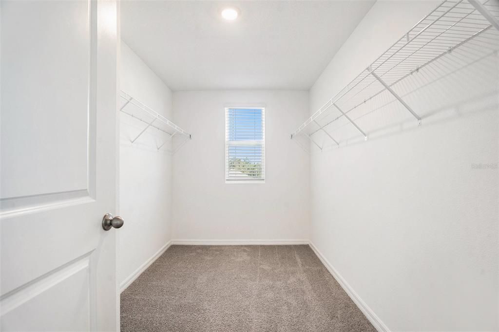 出租: $2,350 (4 贝兹, 2 浴室, 2364 平方英尺)