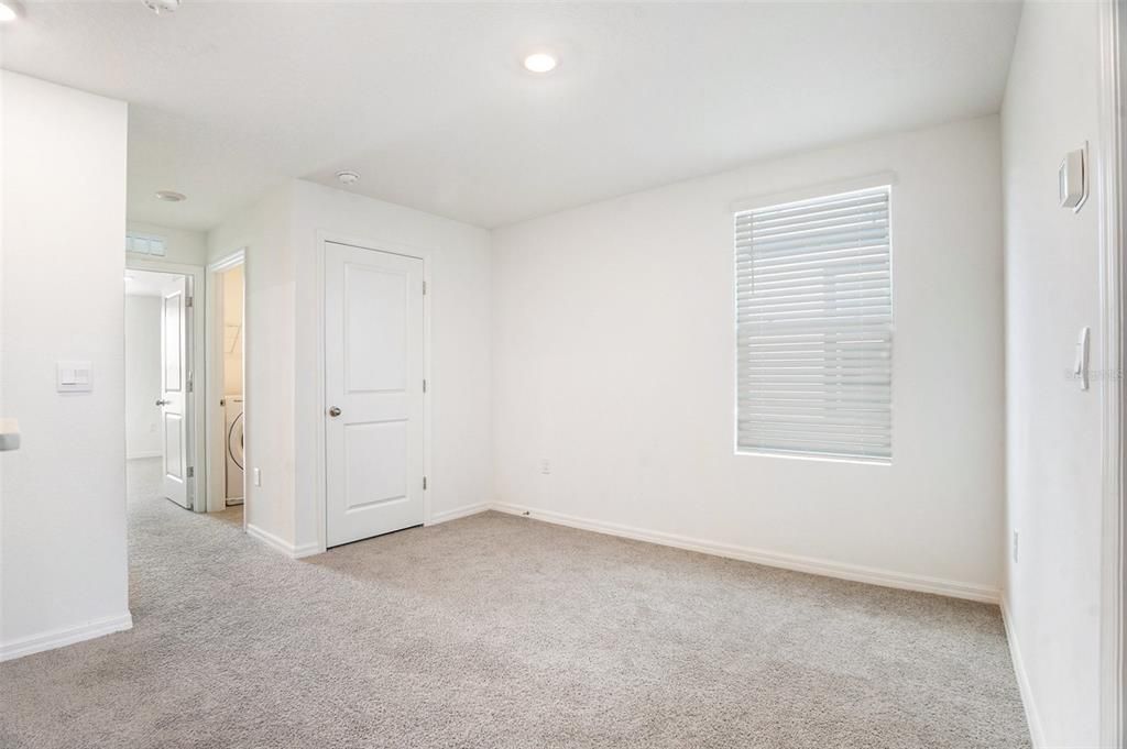 出租: $2,350 (4 贝兹, 2 浴室, 2364 平方英尺)