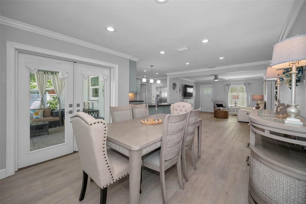 合同活跃: $535,000 (3 贝兹, 2 浴室, 1328 平方英尺)