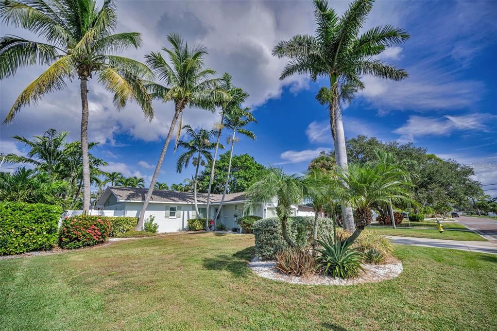 合同活跃: $535,000 (3 贝兹, 2 浴室, 1328 平方英尺)