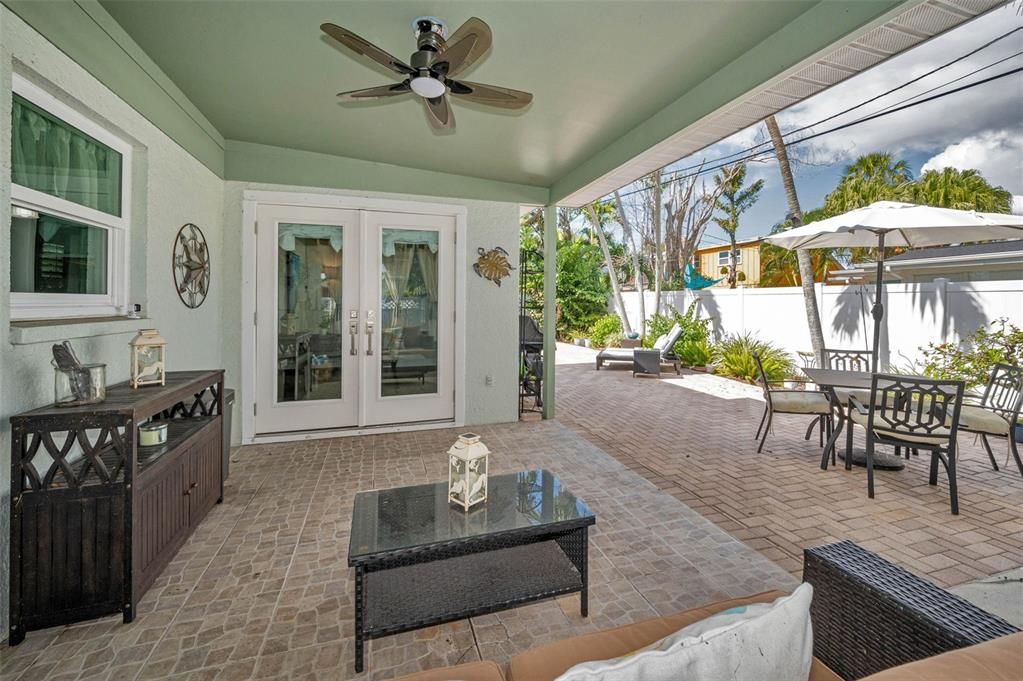 合同活跃: $535,000 (3 贝兹, 2 浴室, 1328 平方英尺)