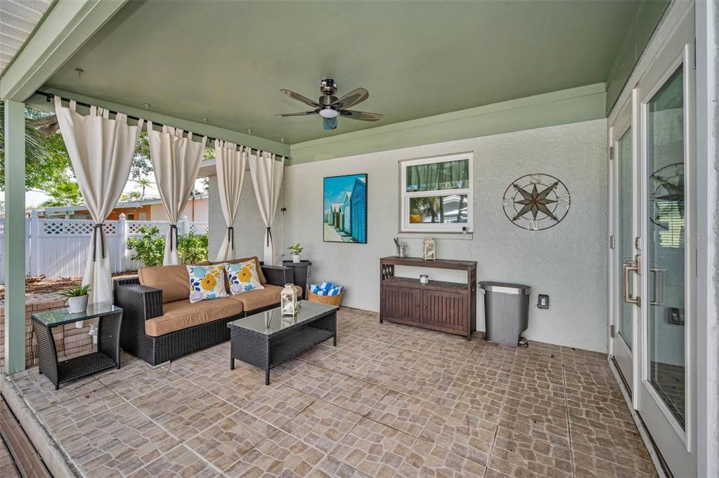 合同活跃: $535,000 (3 贝兹, 2 浴室, 1328 平方英尺)