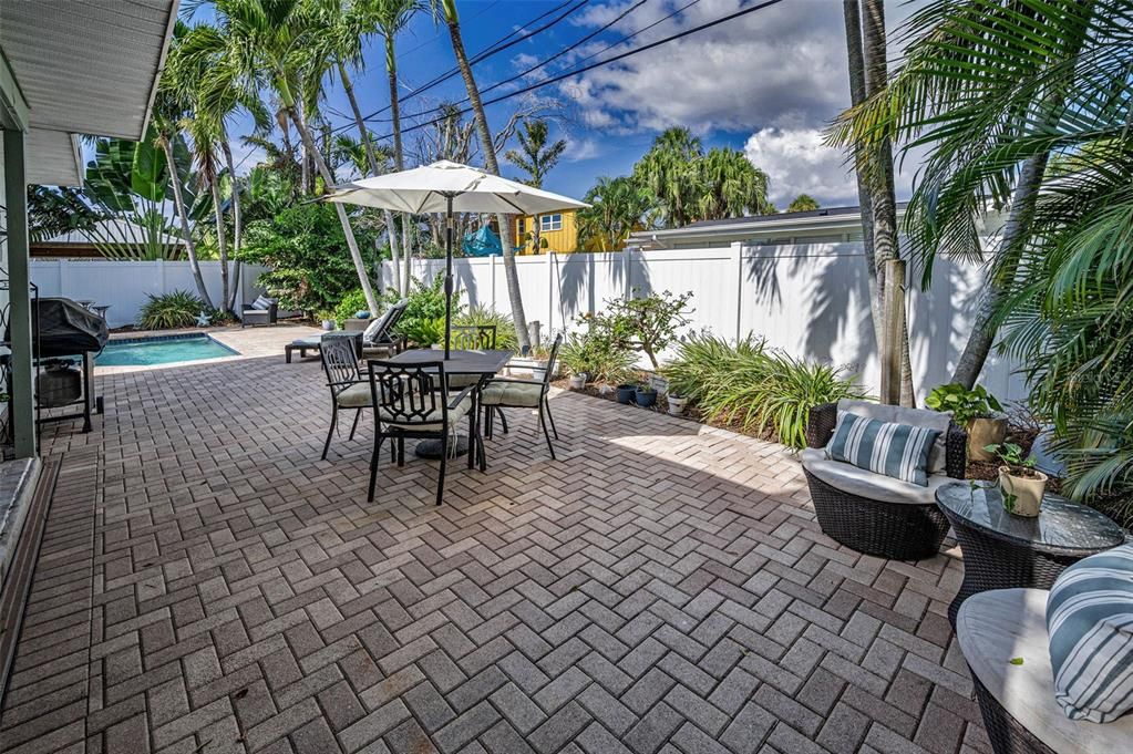 合同活跃: $535,000 (3 贝兹, 2 浴室, 1328 平方英尺)