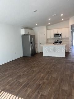 For Rent: $1,700 (3 beds, 2 baths, 1198 Square Feet)