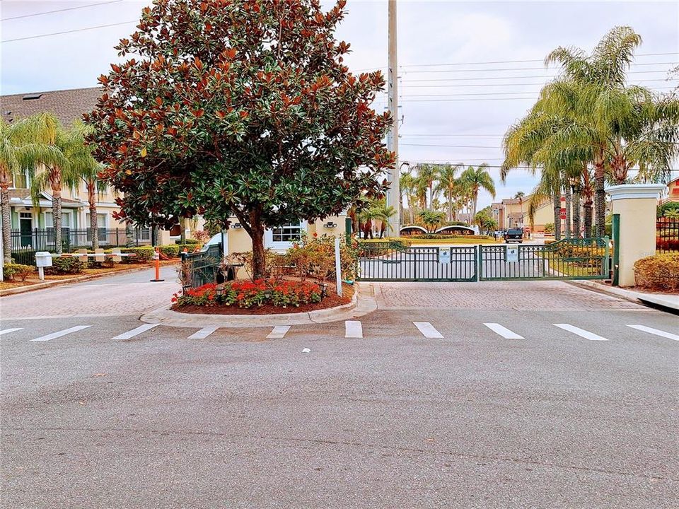 出租: $2,100 (3 贝兹, 2 浴室, 1296 平方英尺)