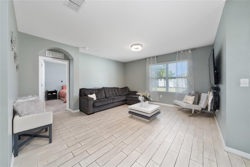 待售: $400,000 (4 贝兹, 2 浴室, 1846 平方英尺)