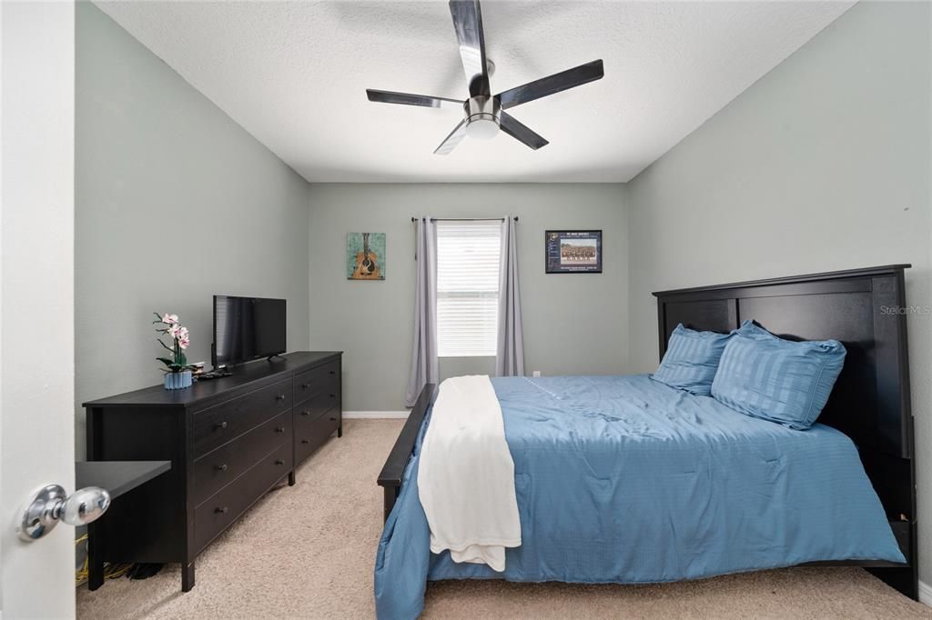 待售: $400,000 (4 贝兹, 2 浴室, 1846 平方英尺)