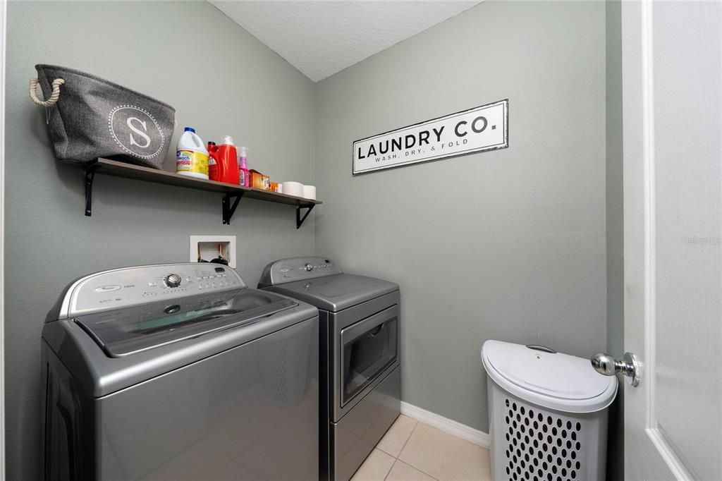 待售: $400,000 (4 贝兹, 2 浴室, 1846 平方英尺)