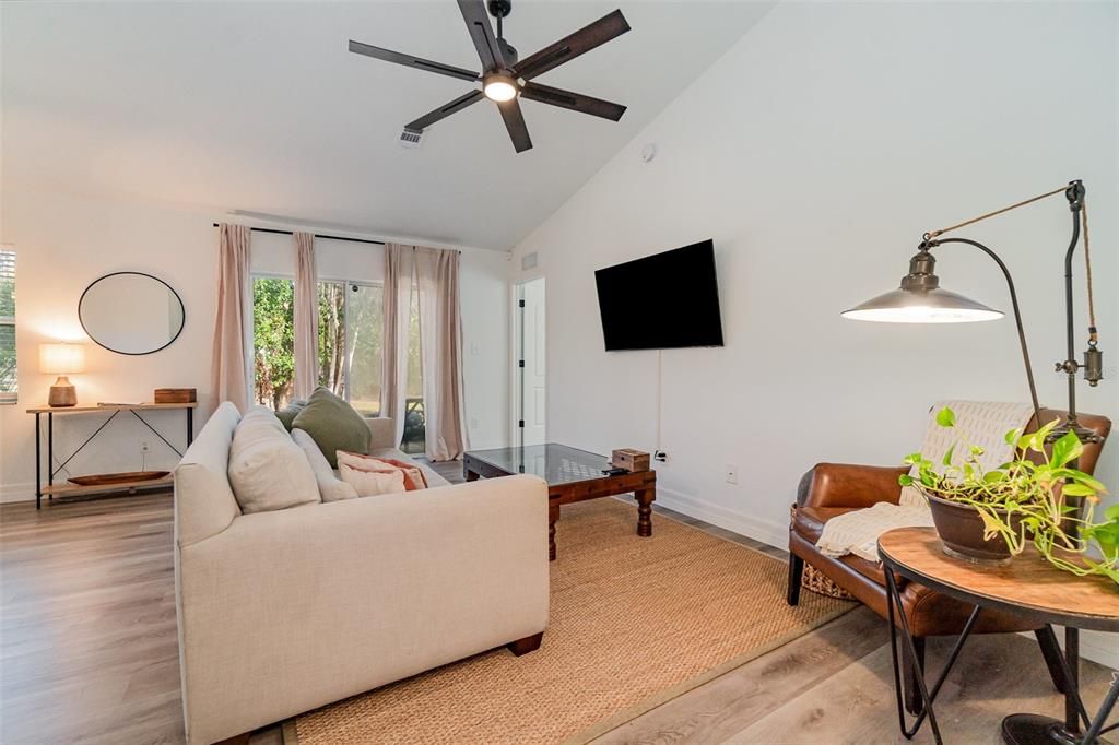 En Venta: $330,000 (3 camas, 2 baños, 1342 Pies cuadrados)