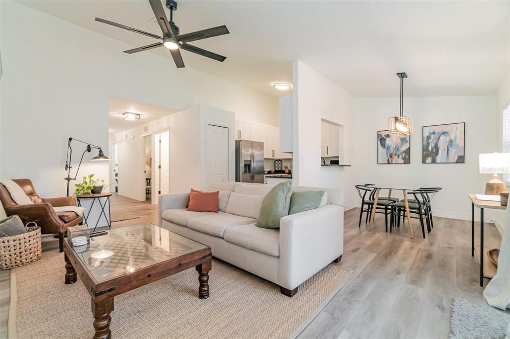 En Venta: $330,000 (3 camas, 2 baños, 1342 Pies cuadrados)