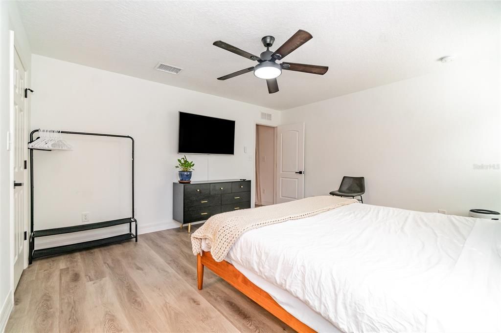 En Venta: $330,000 (3 camas, 2 baños, 1342 Pies cuadrados)