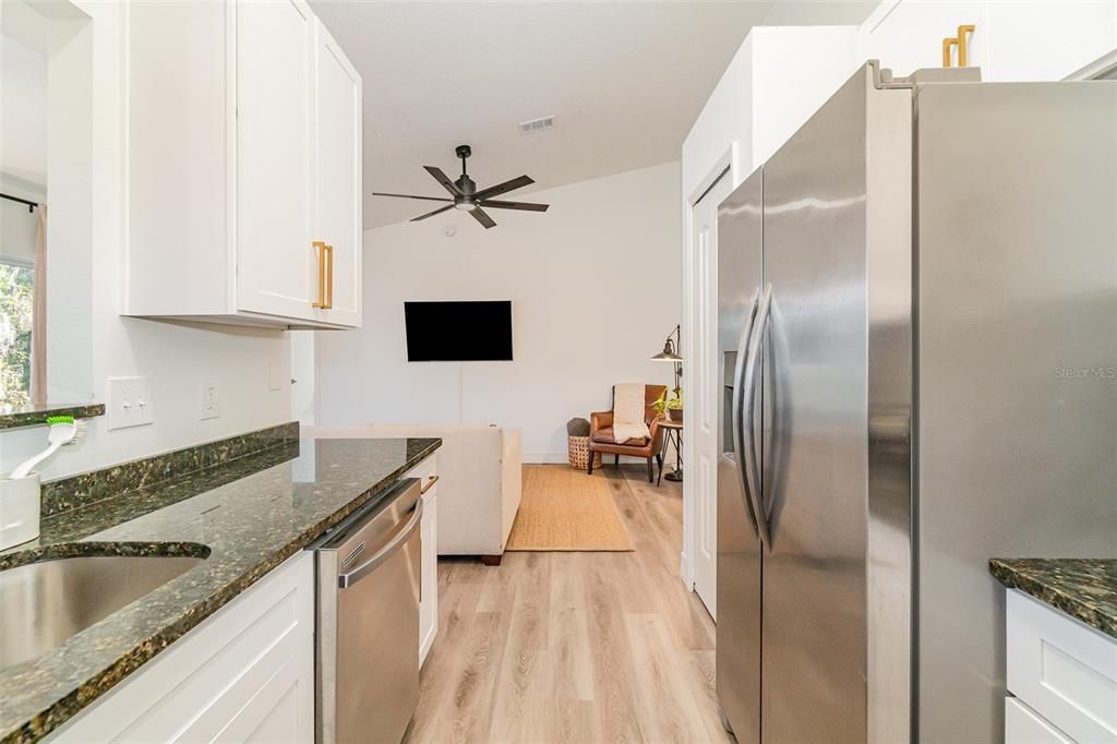 En Venta: $330,000 (3 camas, 2 baños, 1342 Pies cuadrados)