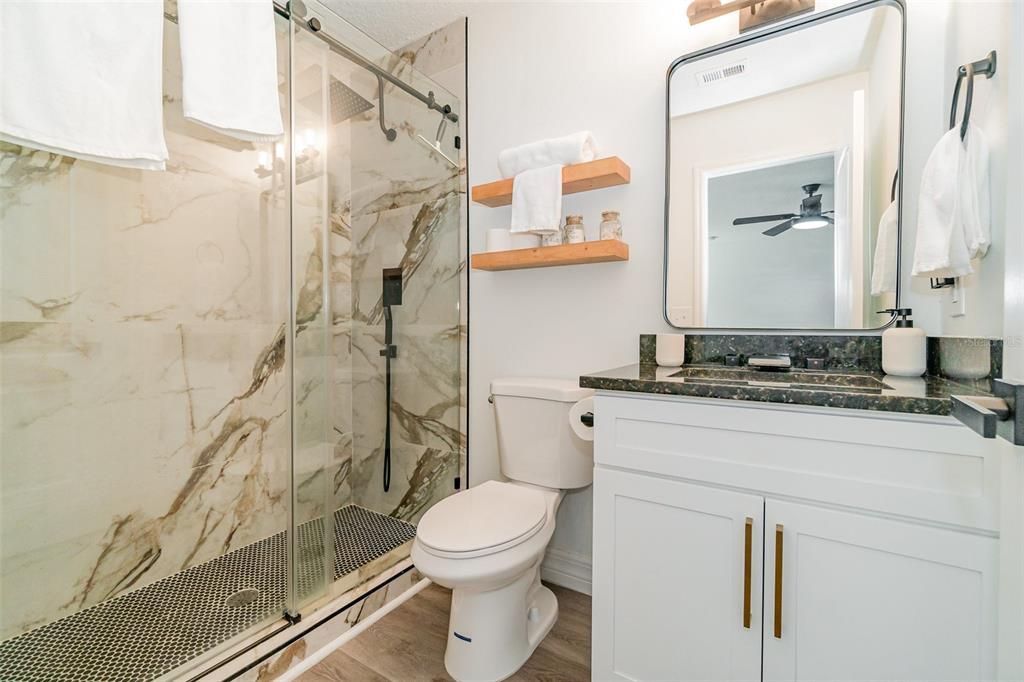 En Venta: $330,000 (3 camas, 2 baños, 1342 Pies cuadrados)