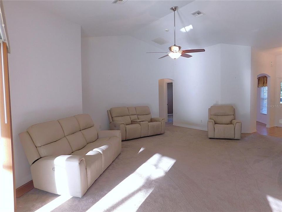 For Sale: $364,900 (4 beds, 2 baths, 2170 Square Feet)