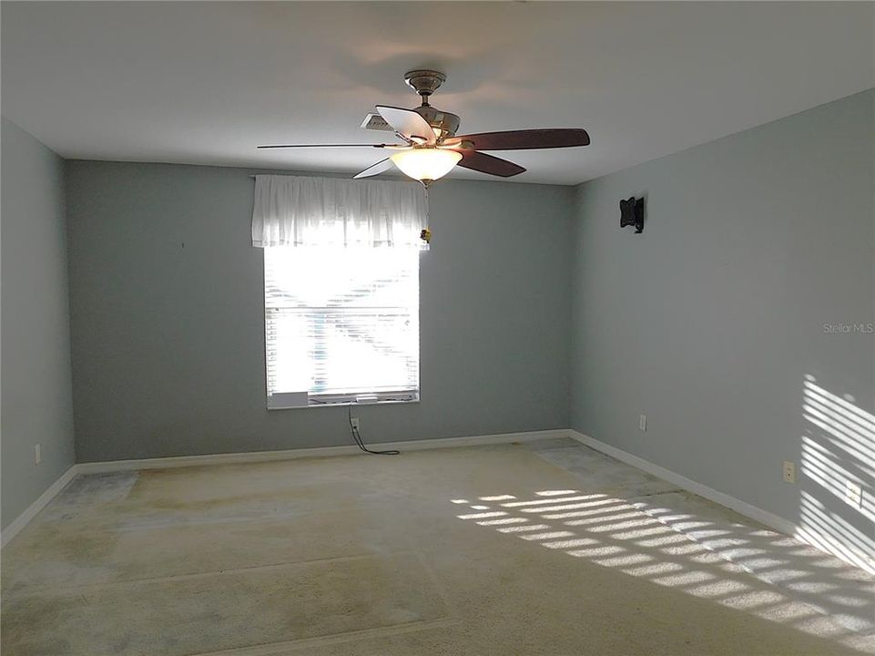 For Sale: $364,900 (4 beds, 2 baths, 2170 Square Feet)