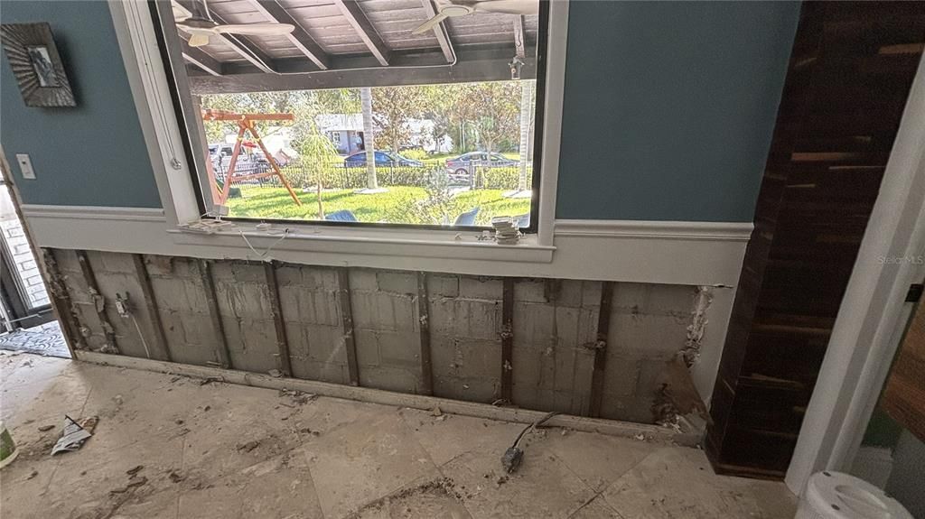 合同活跃: $675,000 (3 贝兹, 2 浴室, 1935 平方英尺)