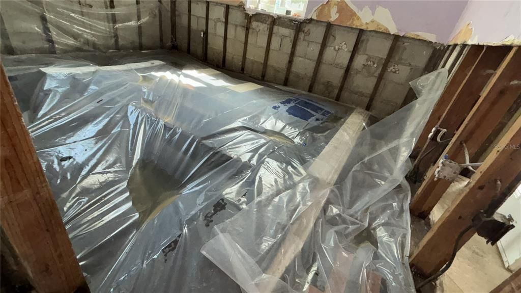 合同活跃: $675,000 (3 贝兹, 2 浴室, 1935 平方英尺)