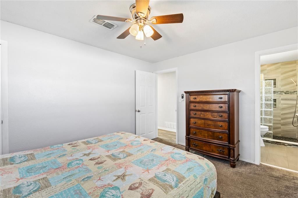 待售: $275,000 (3 贝兹, 2 浴室, 1134 平方英尺)