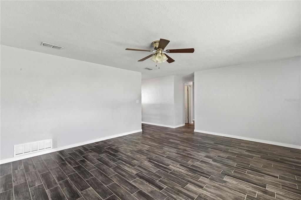 待售: $275,000 (3 贝兹, 2 浴室, 1134 平方英尺)